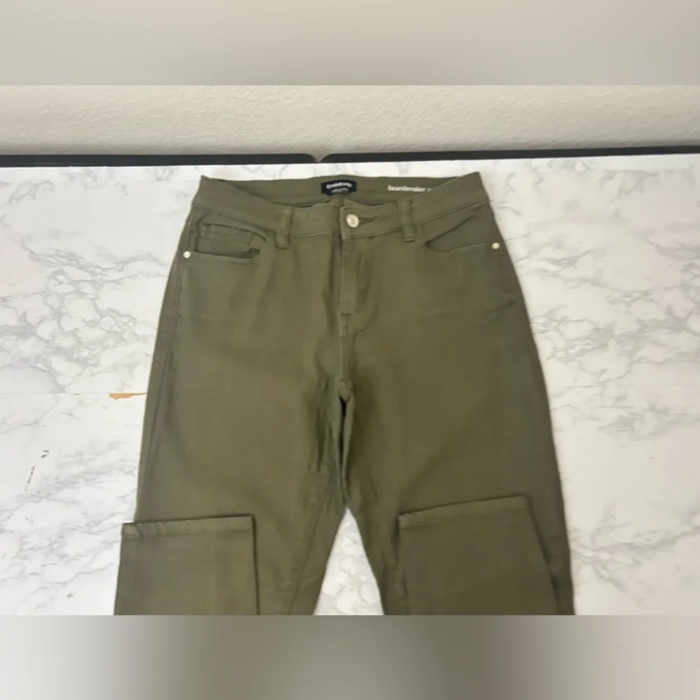 Bebe Women's Heartbreaker Ankle Jeans Size 28 Olive Green High Rise Denim​
